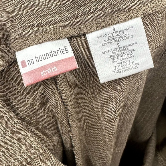 No Boundaries pinstripe brown capris size 9 - Picture 7 of 8